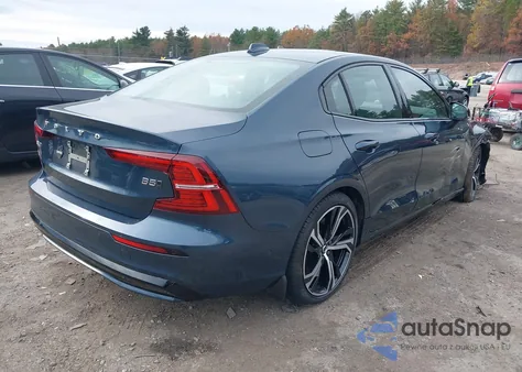 2024 Volvo S60 B5 Ultimate Dark Theme z USA, uszkodzony, nr VIN 7JRL12TM3RG282872